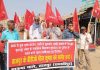 ताजपुर बीडीओ पर कारवाई को लेकर भाकपा माले ने निकाला विरोध मार्च